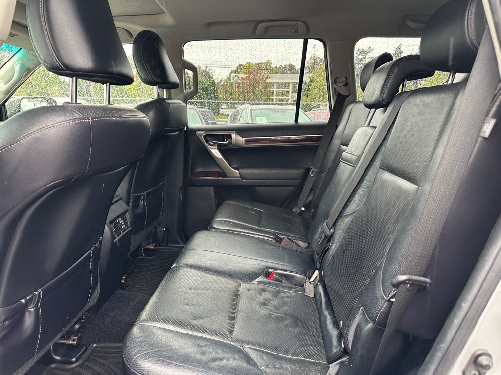 2012 Lexus GX Image 8