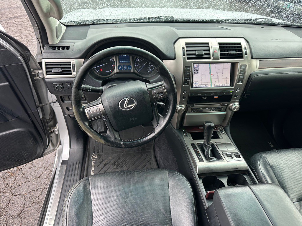 2012 Lexus GX Image 9
