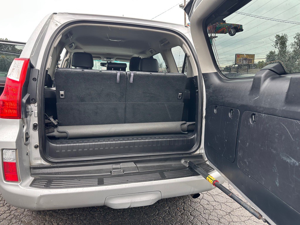 2012 Lexus GX Image 11