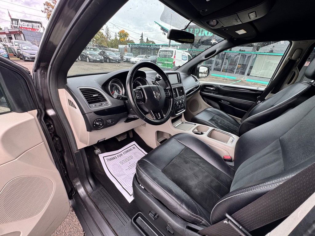 2017 Dodge Grand Caravan Image 10