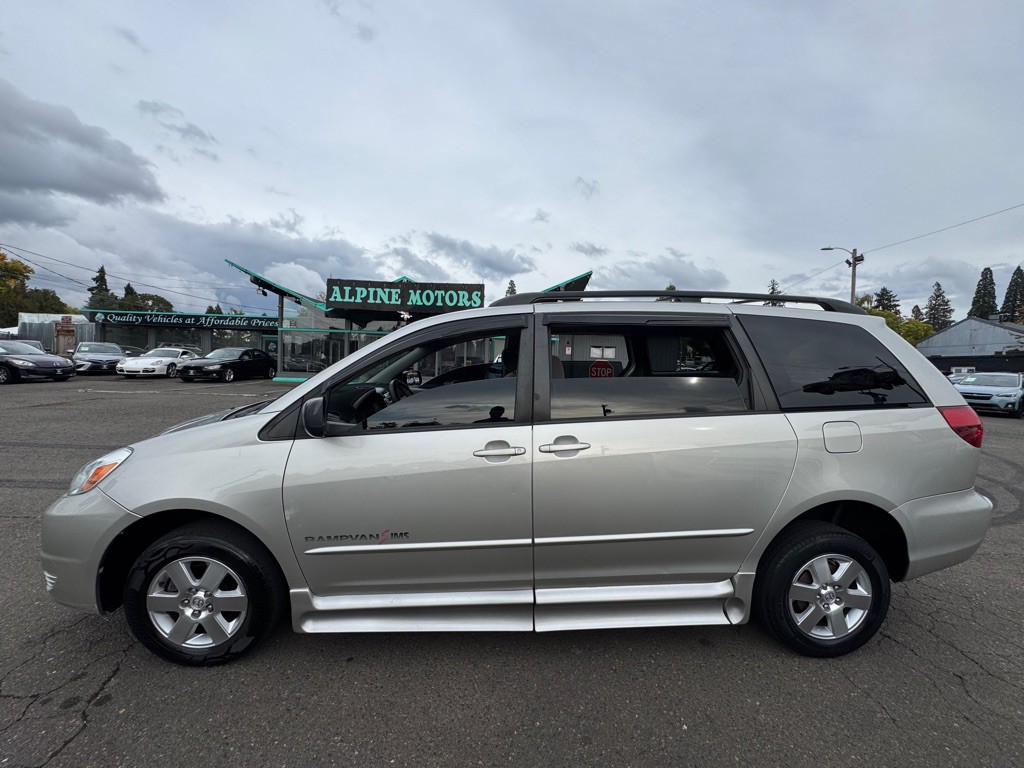 2004 Toyota Sienna Image 3