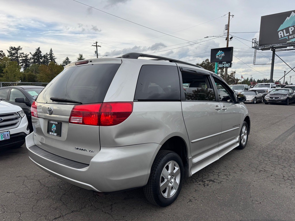 2004 Toyota Sienna Image 6