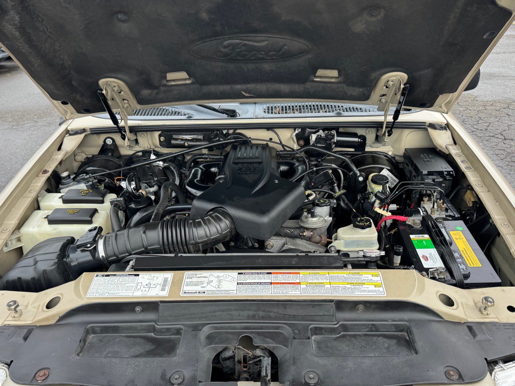 2001 Ford Explorer Image 11