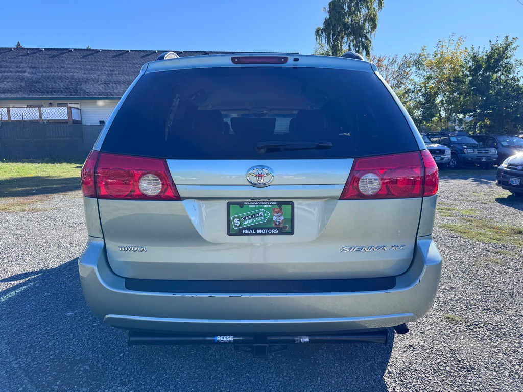 2007 Toyota Sienna Image 4