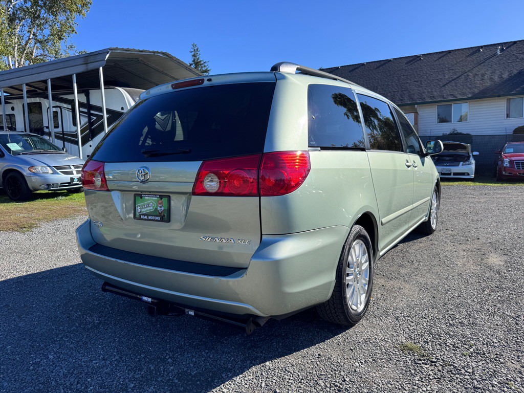2007 Toyota Sienna Image 5