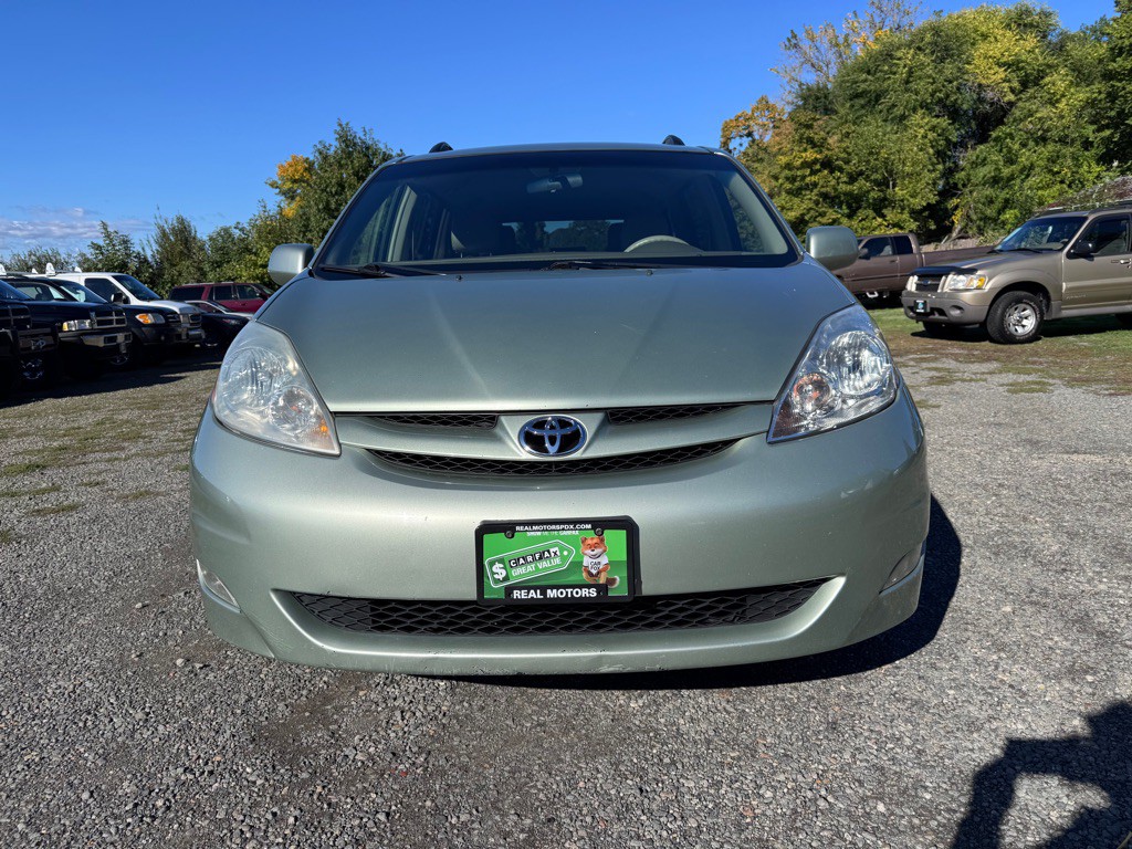 2007 Toyota Sienna Image 8