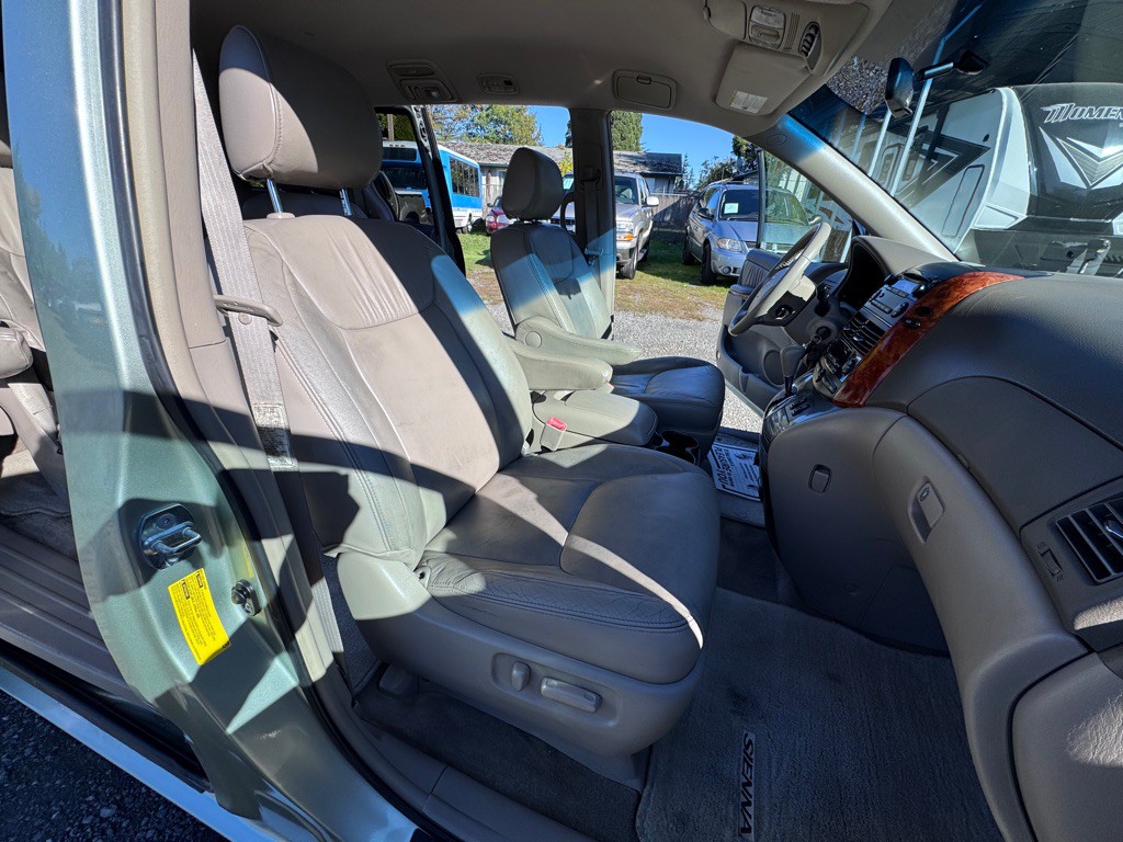 2007 Toyota Sienna Image 11