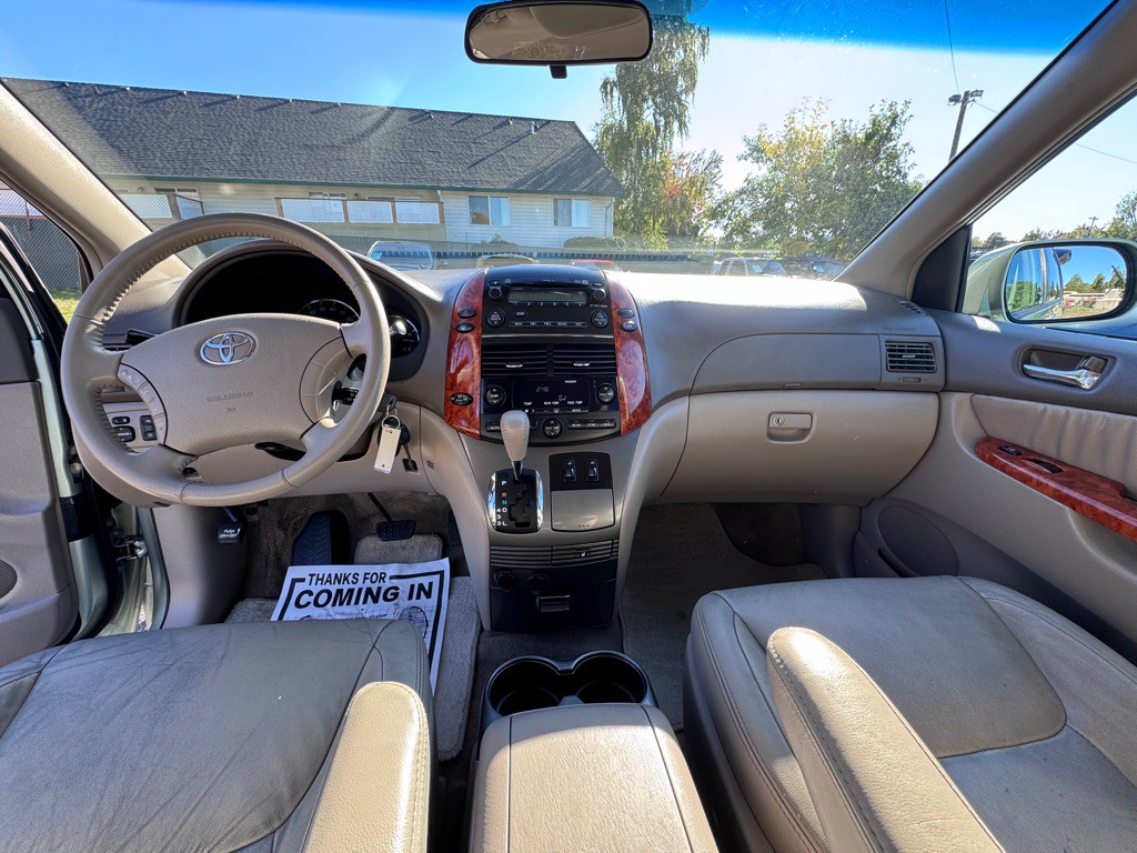 2007 Toyota Sienna Image 14