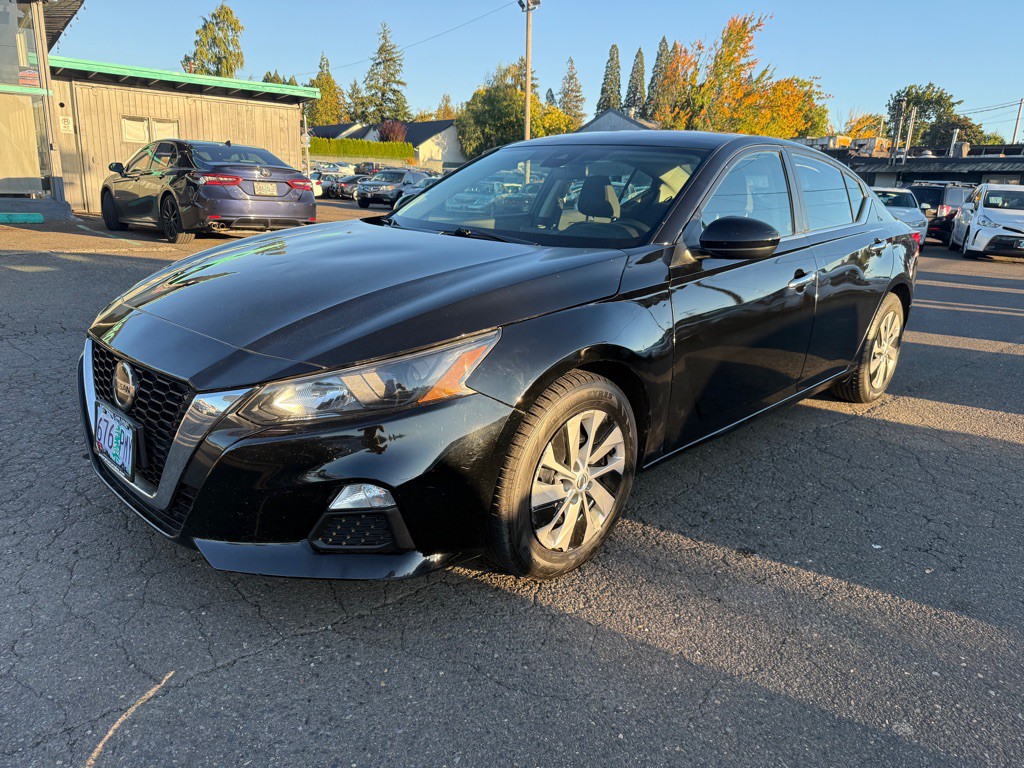2022 Nissan Altima Image 1