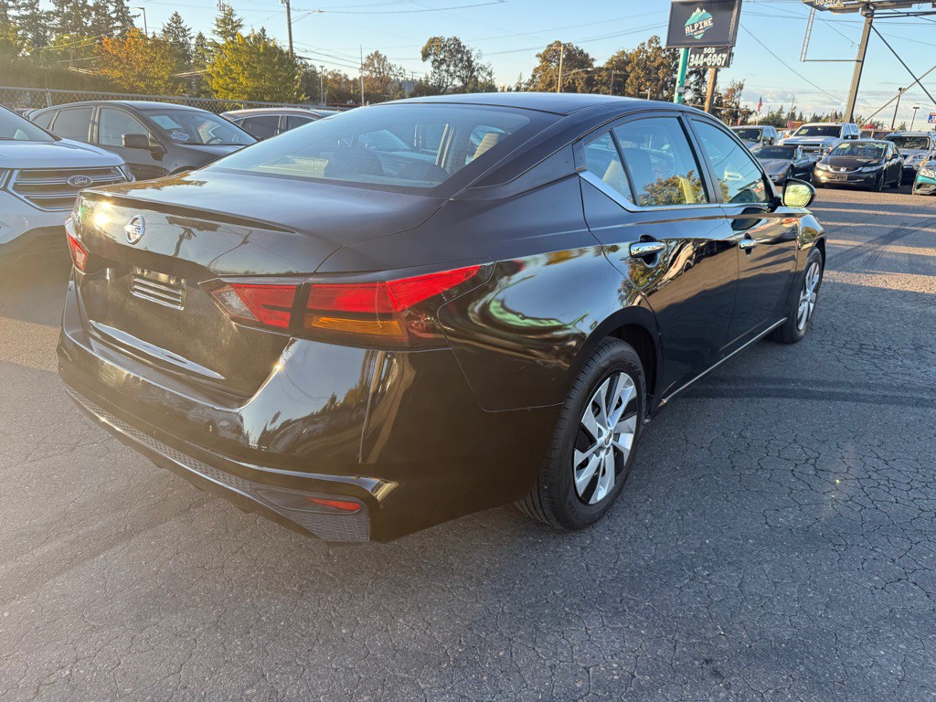 2022 Nissan Altima Image 4