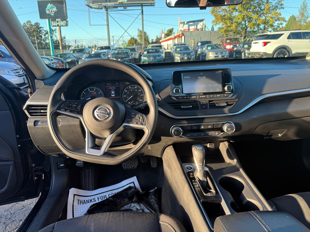 2022 Nissan Altima Image 8
