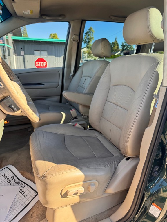 2003 Mazda MPV Image 8