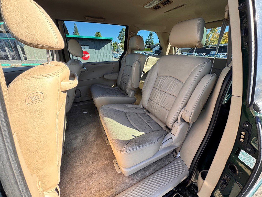 2003 Mazda MPV Image 9
