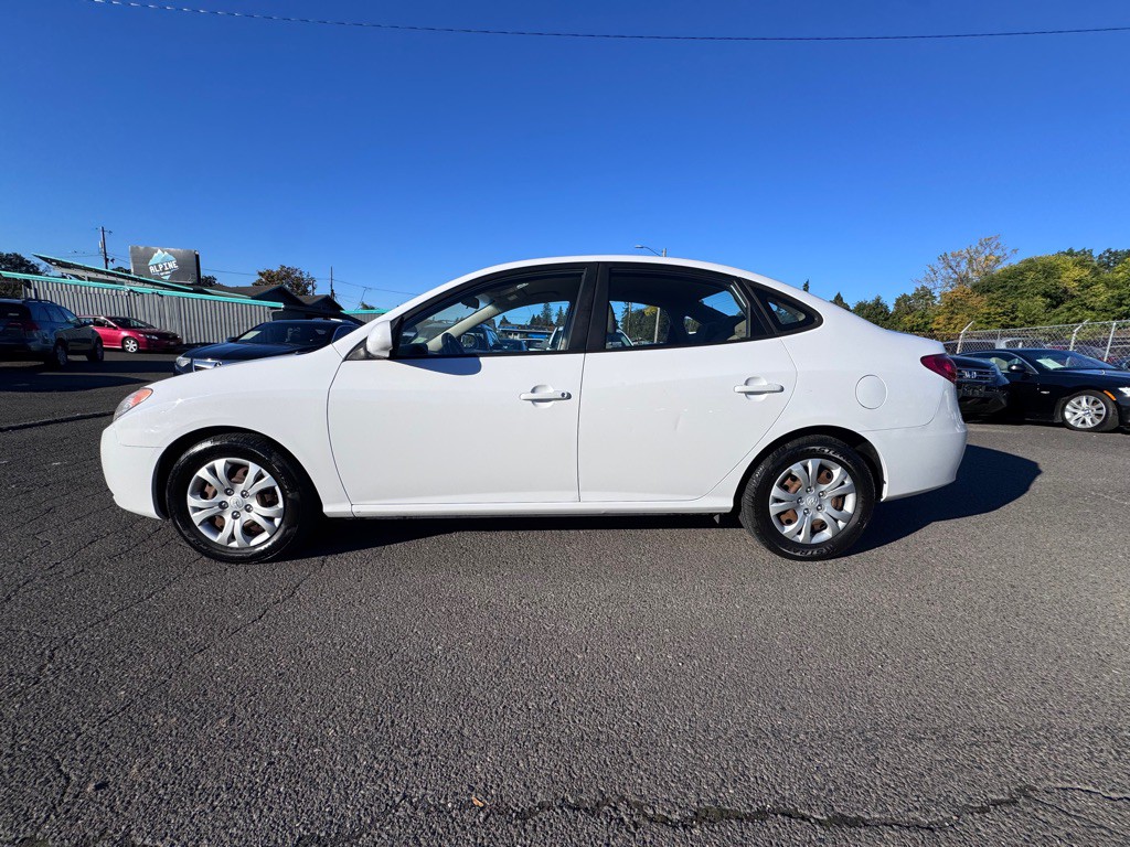 2010 Hyundai Elantra Image 2