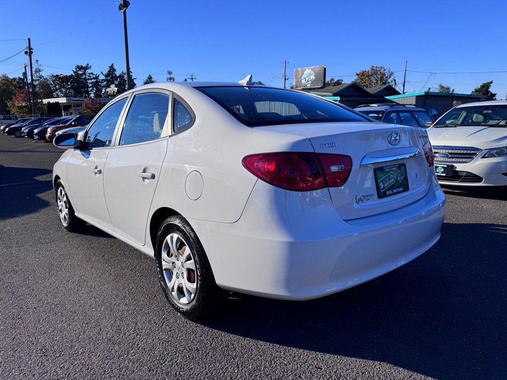 2010 Hyundai Elantra Image 3