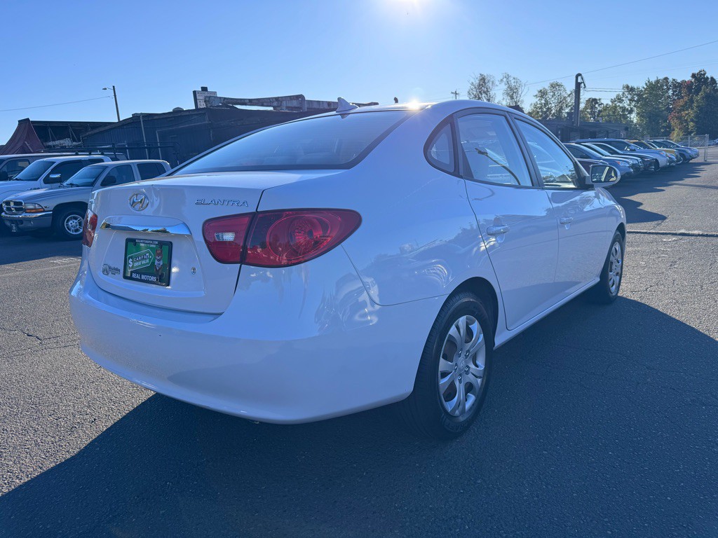 2010 Hyundai Elantra Image 5