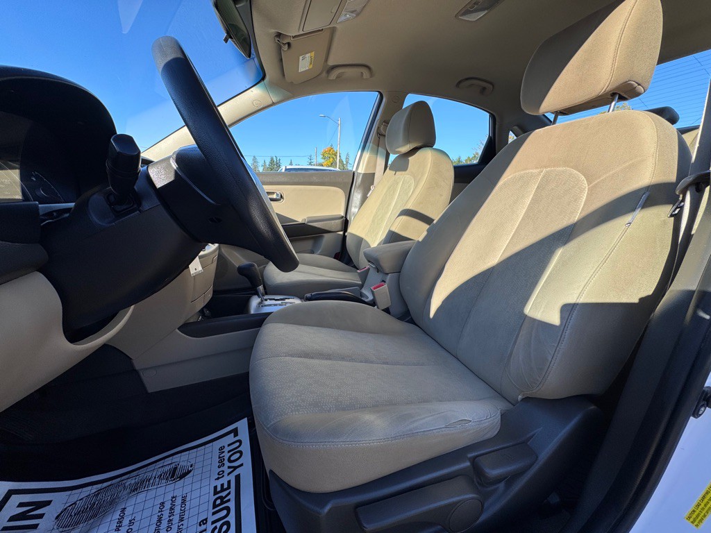 2010 Hyundai Elantra Image 9