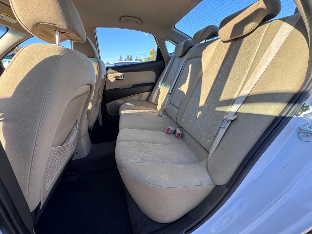 2010 Hyundai Elantra Image 10