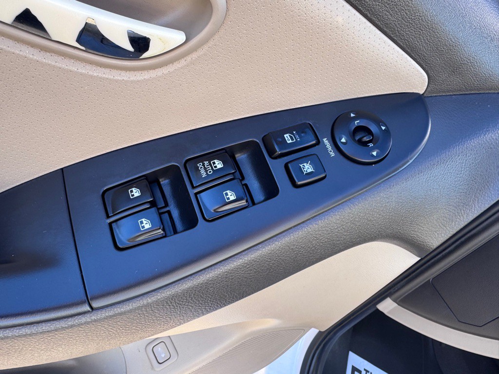 2010 Hyundai Elantra Image 14