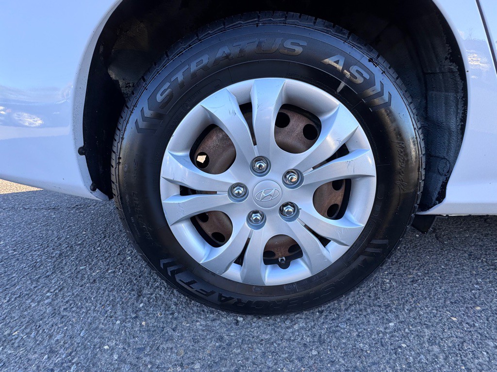 2010 Hyundai Elantra Image 23