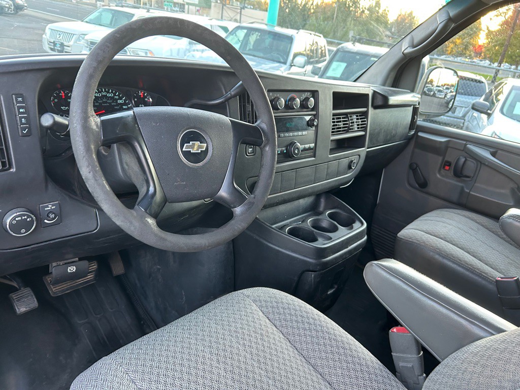2009 Chevrolet Express Image 8