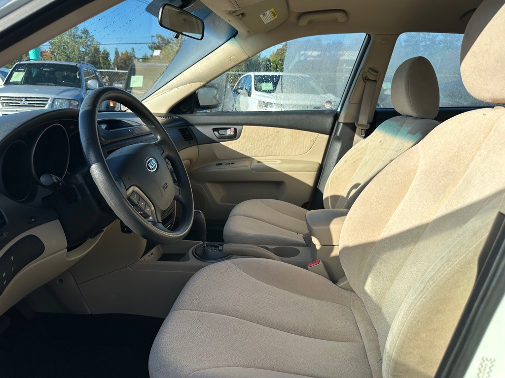 2010 Kia Optima Image 7