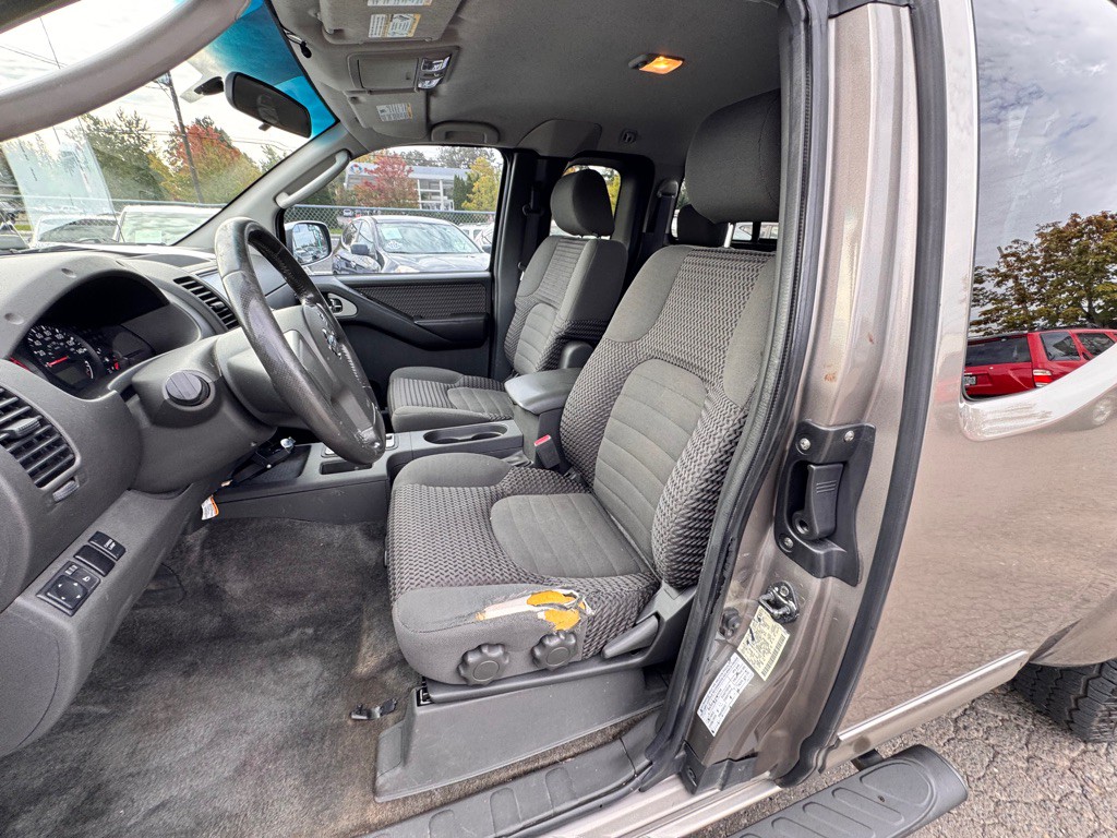 2005 Nissan Frontier Image 9