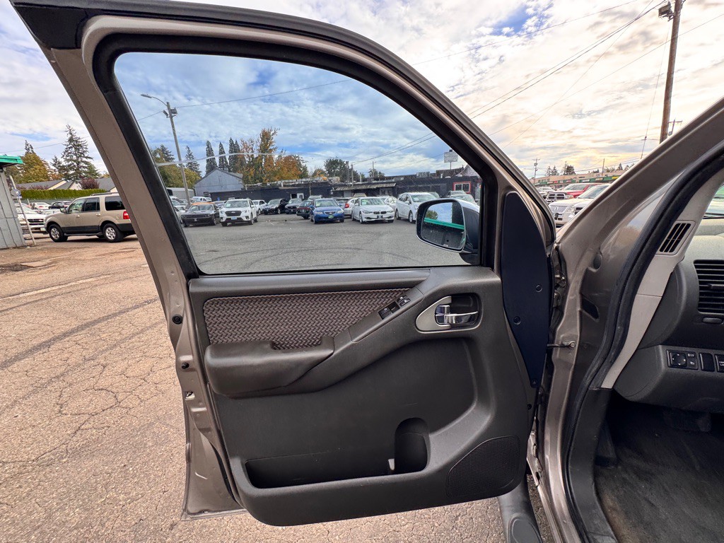 2005 Nissan Frontier Image 11