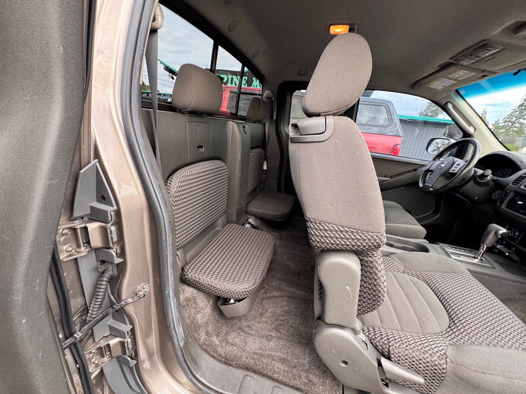 2005 Nissan Frontier Image 14