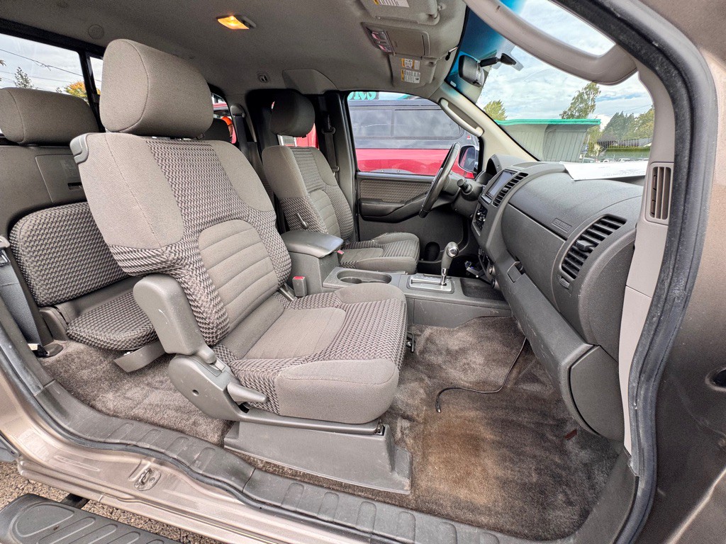 2005 Nissan Frontier Image 15