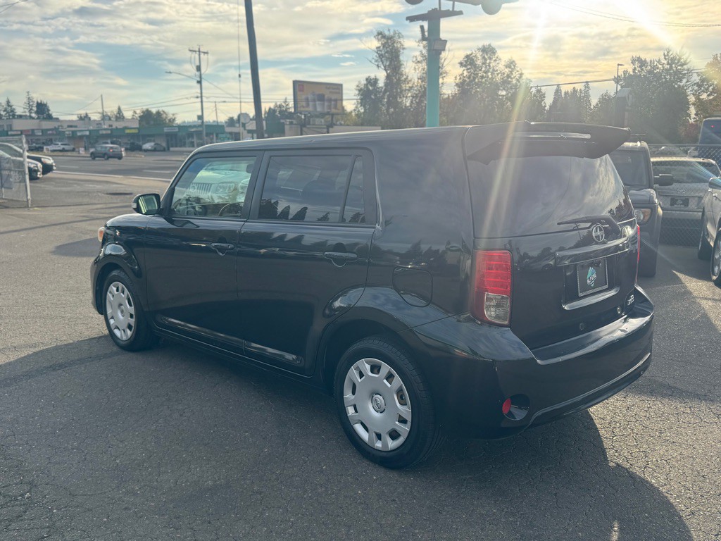 2013 Scion xB Image 5