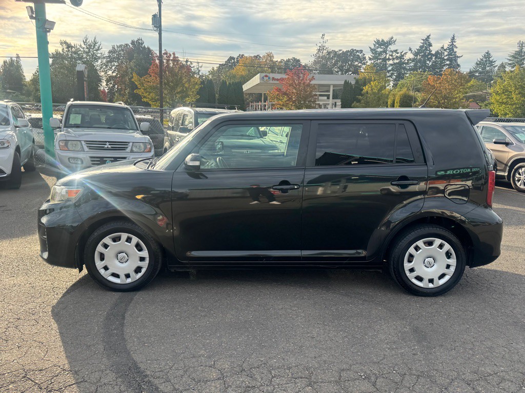 2013 Scion xB Image 6