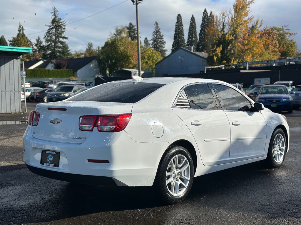 2015 Chevrolet Malibu Image 4