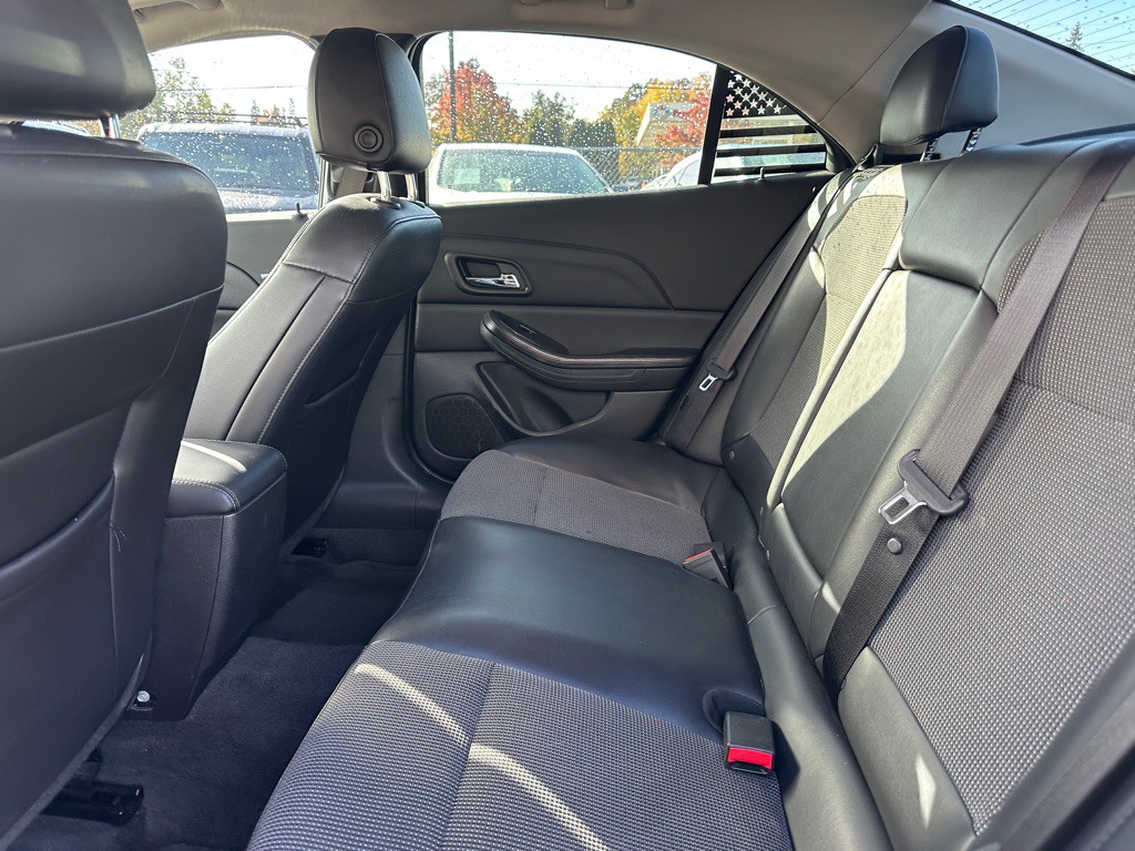 2015 Chevrolet Malibu Image 8