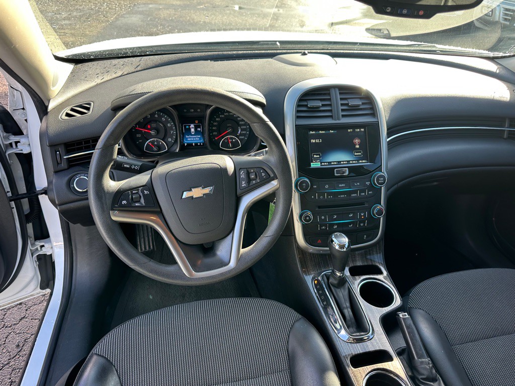 2015 Chevrolet Malibu Image 9