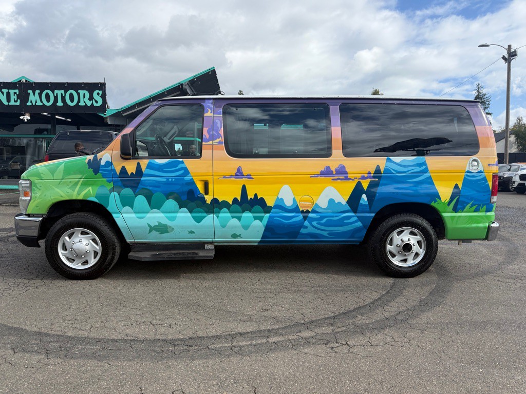 2009 Ford Econoline Image 2