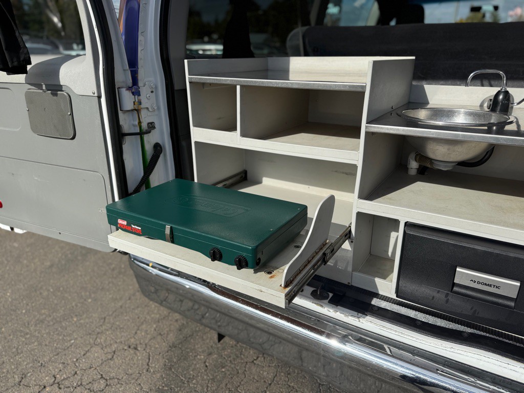 2009 Ford Econoline Image 13