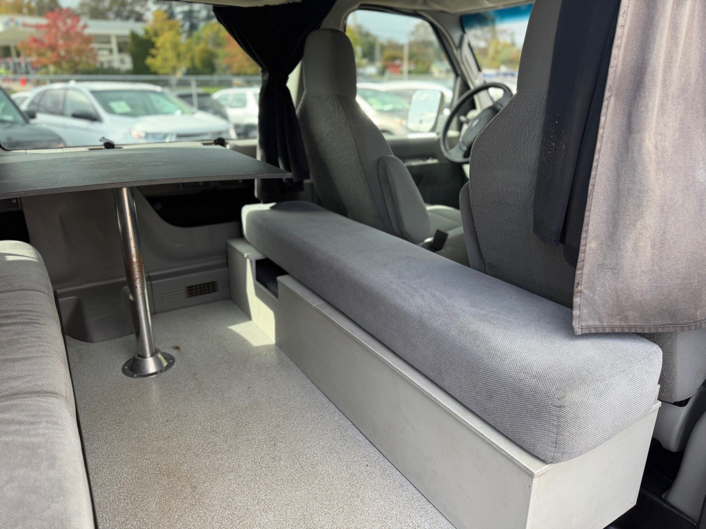 2009 Ford Econoline Image 16