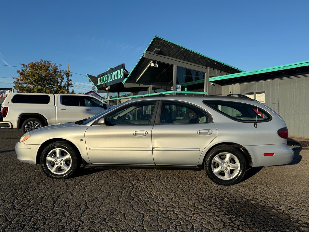 2001 Ford Taurus Image 2