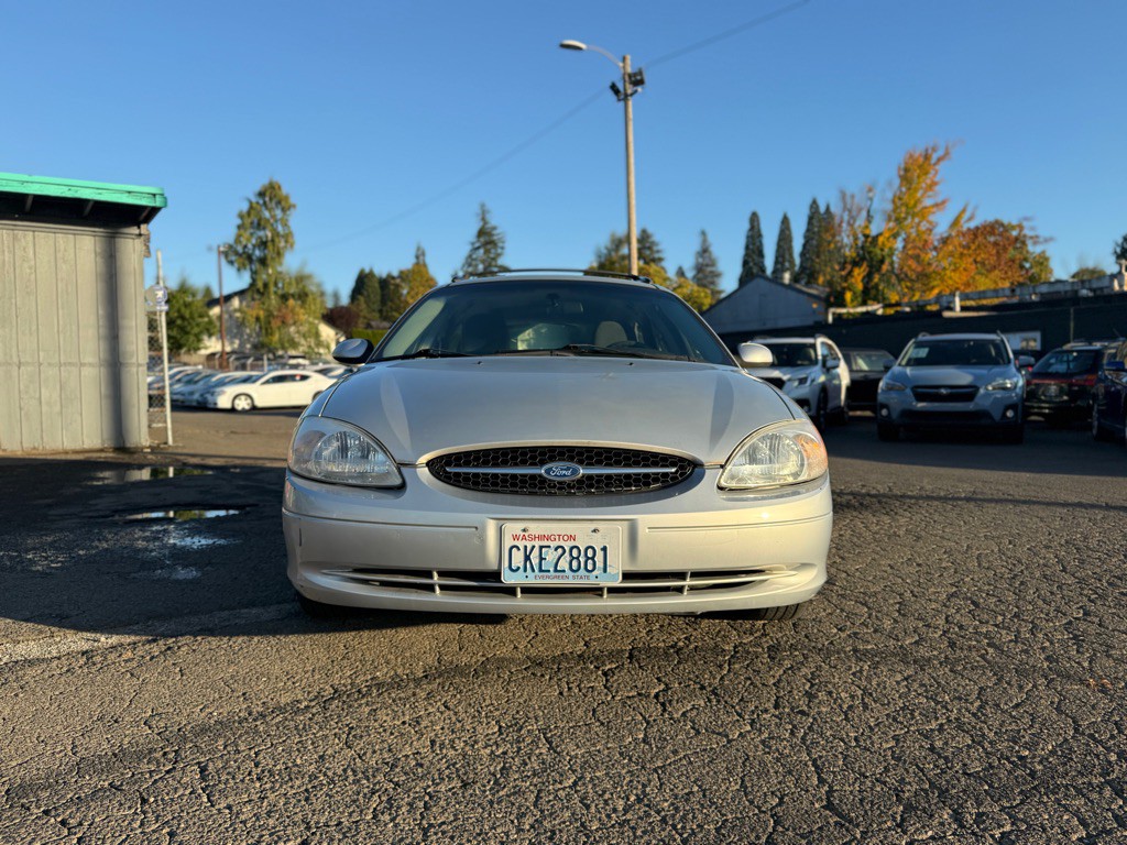 2001 Ford Taurus Image 8