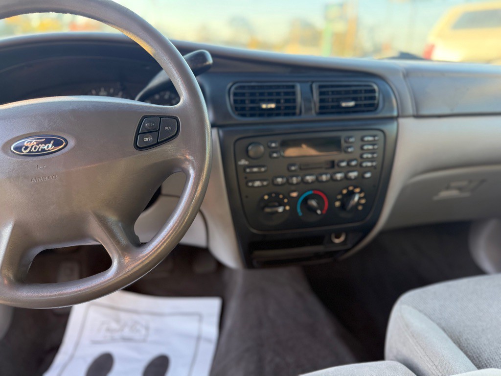2001 Ford Taurus Image 11