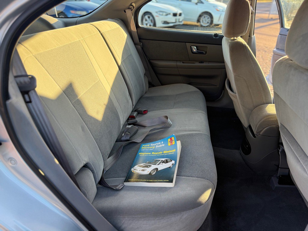 2001 Ford Taurus Image 14