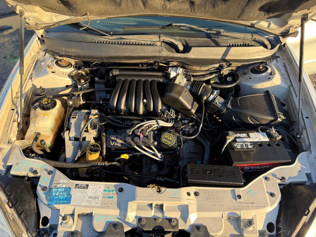2001 Ford Taurus Image 16