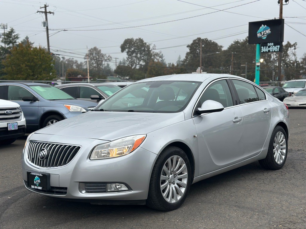 2011 Buick Regal Image 1