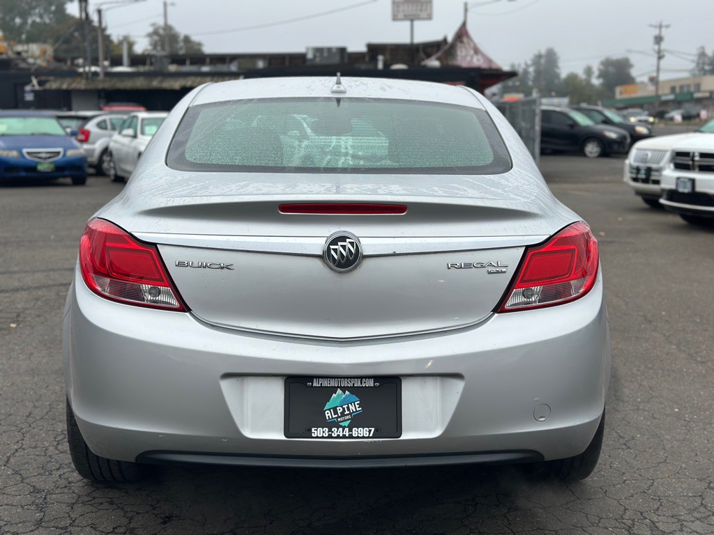 2011 Buick Regal Image 3