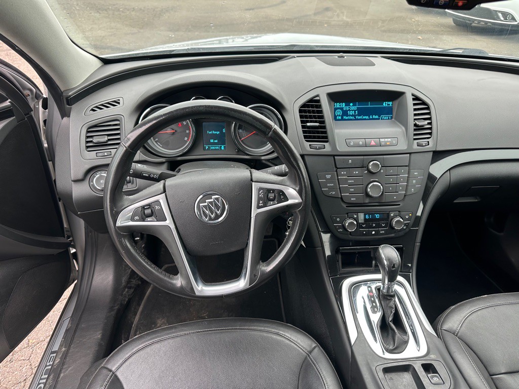2011 Buick Regal Image 9