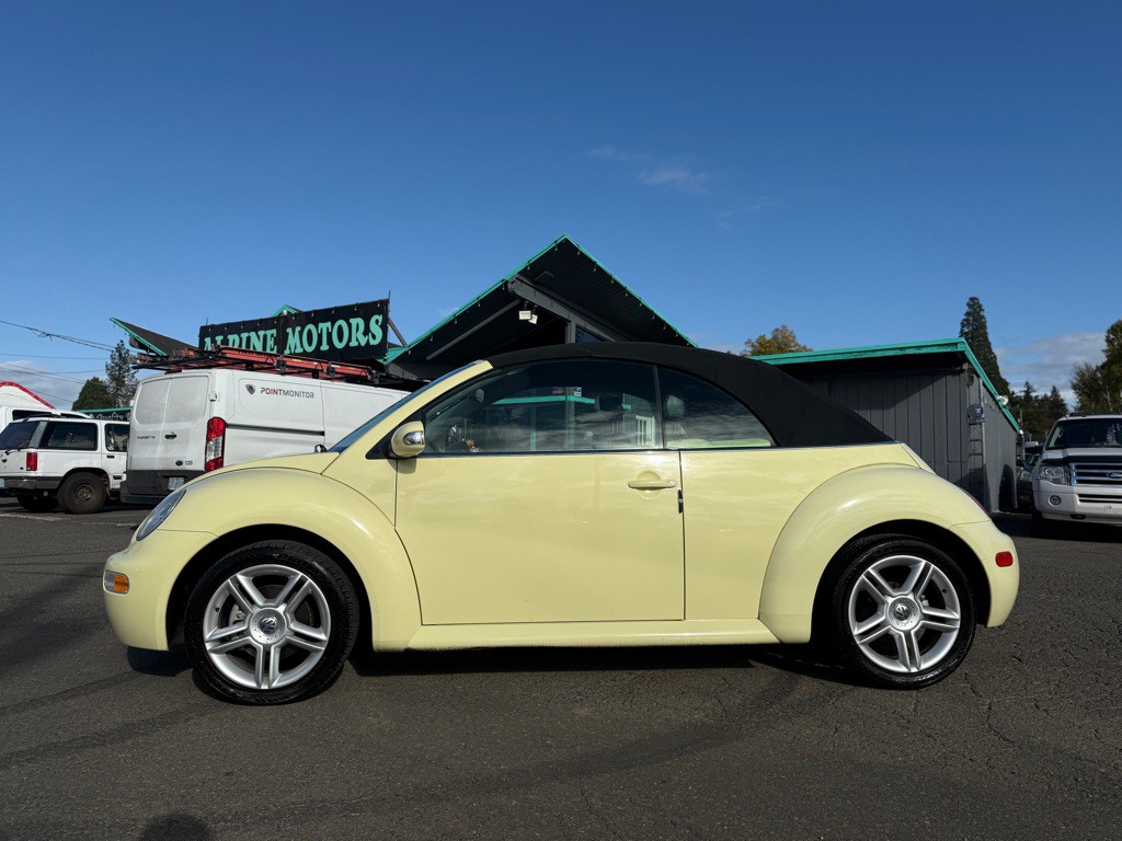 2005 Volkswagen Beetle Image 2