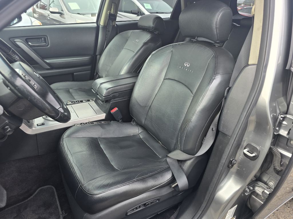 2004 INFINITI FX35 Image 9