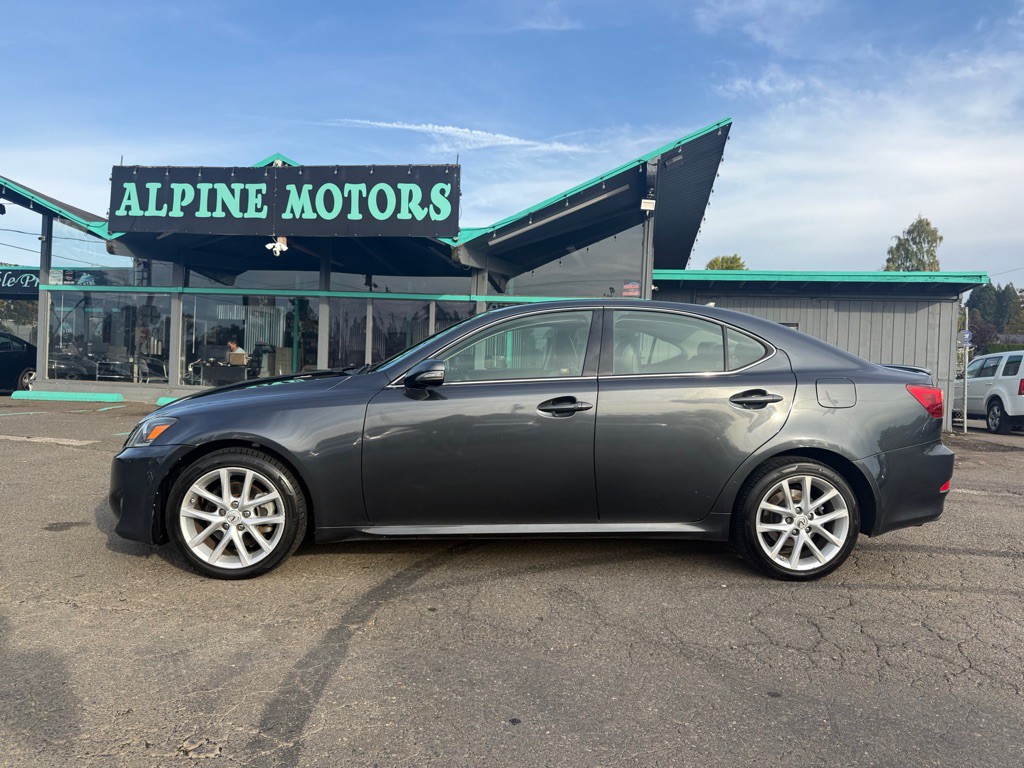 2011 Lexus IS Image 3
