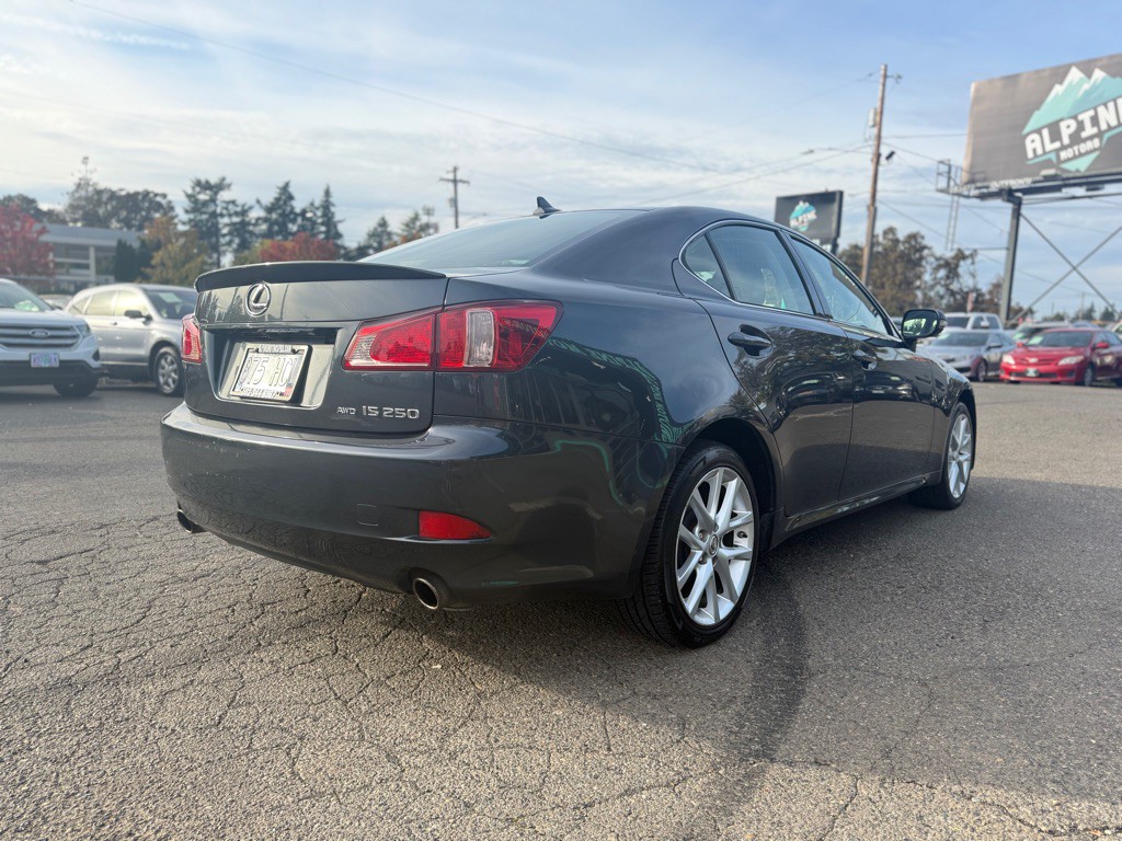 2011 Lexus IS Image 6